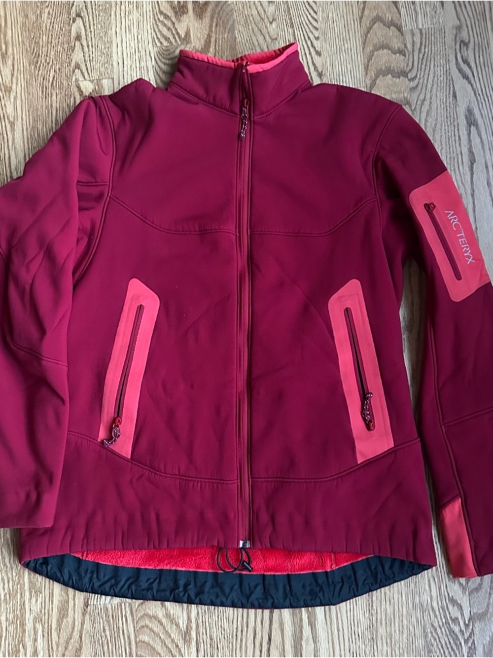 Arc’Teryx Women’s Soft Shell Size Large